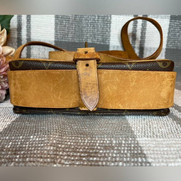 Louis Vuitton Monogram Cartouchiere MM - Picture 5 of 12